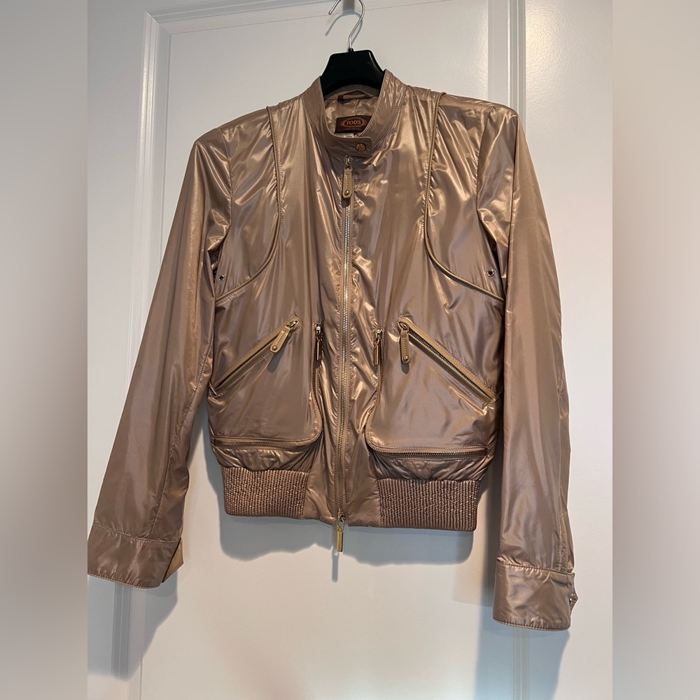 🔹Tod’s Gold Jacket